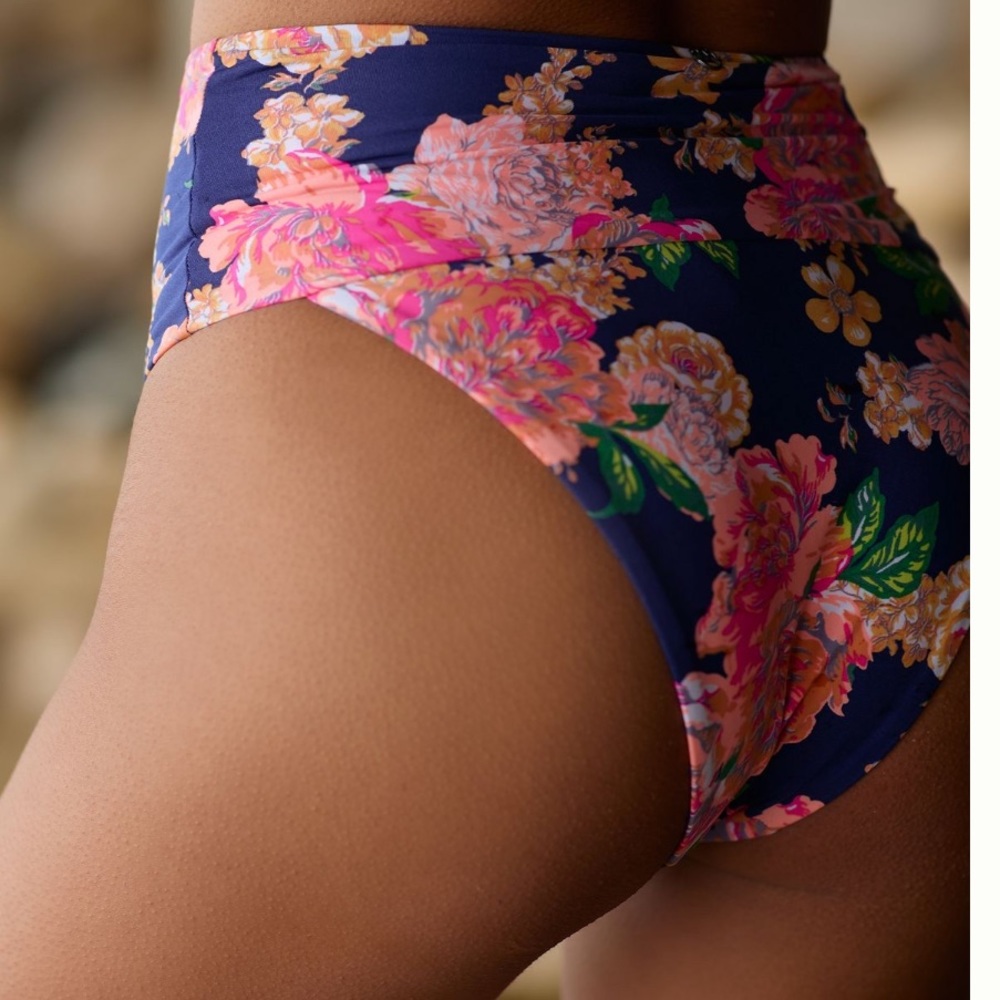 LAST CALL Anthropologie maaji floral reversible sweetheart bikini top & bottoms - Picture 7 of 15